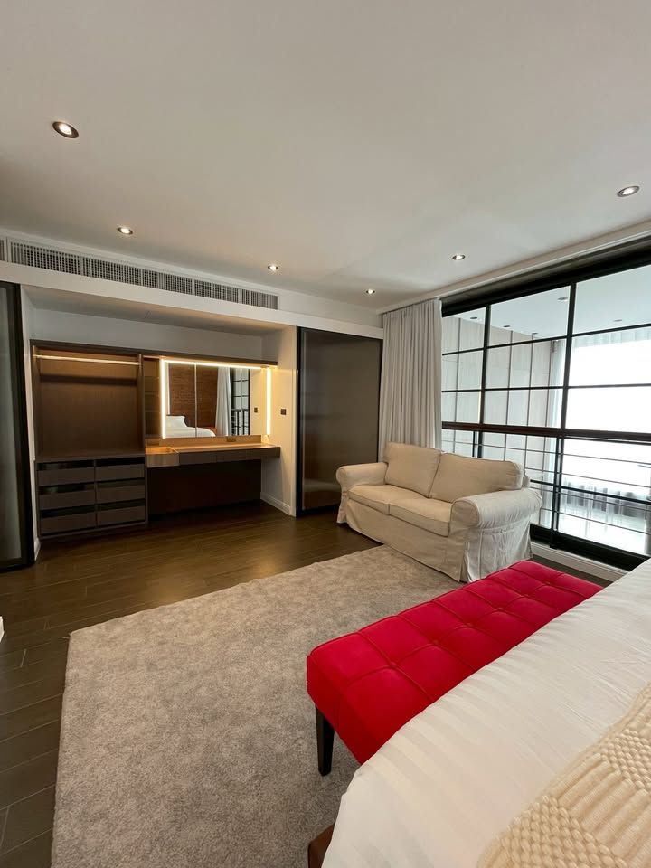 Penthouse Condominium 3 - Image 4
