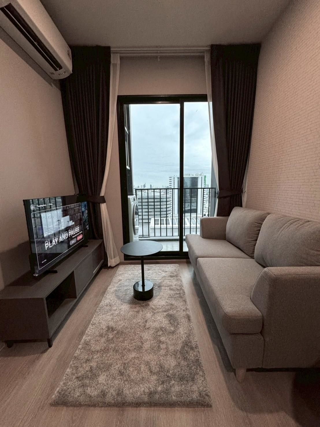 นิว ดิสทริค อาร์9 - Image 1