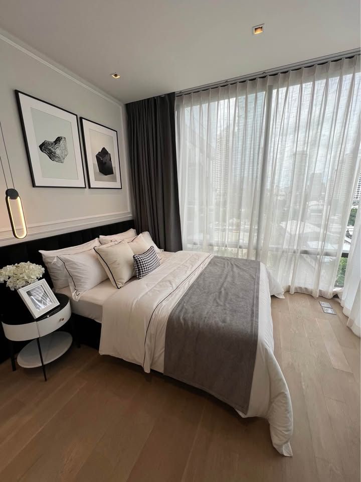 Ashton Silom - Image 4