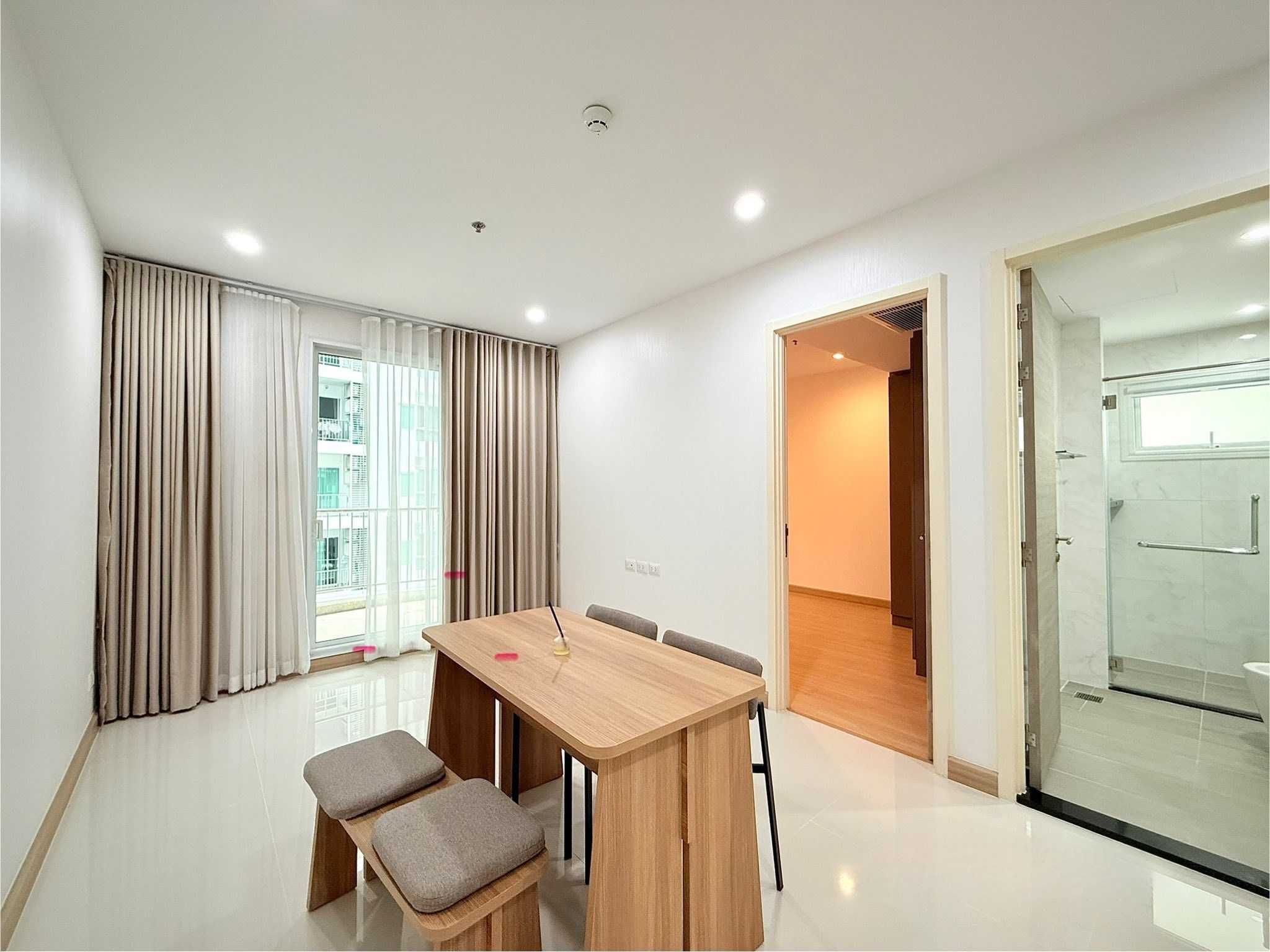 1 卧室 公寓 出售 在  - Image 1