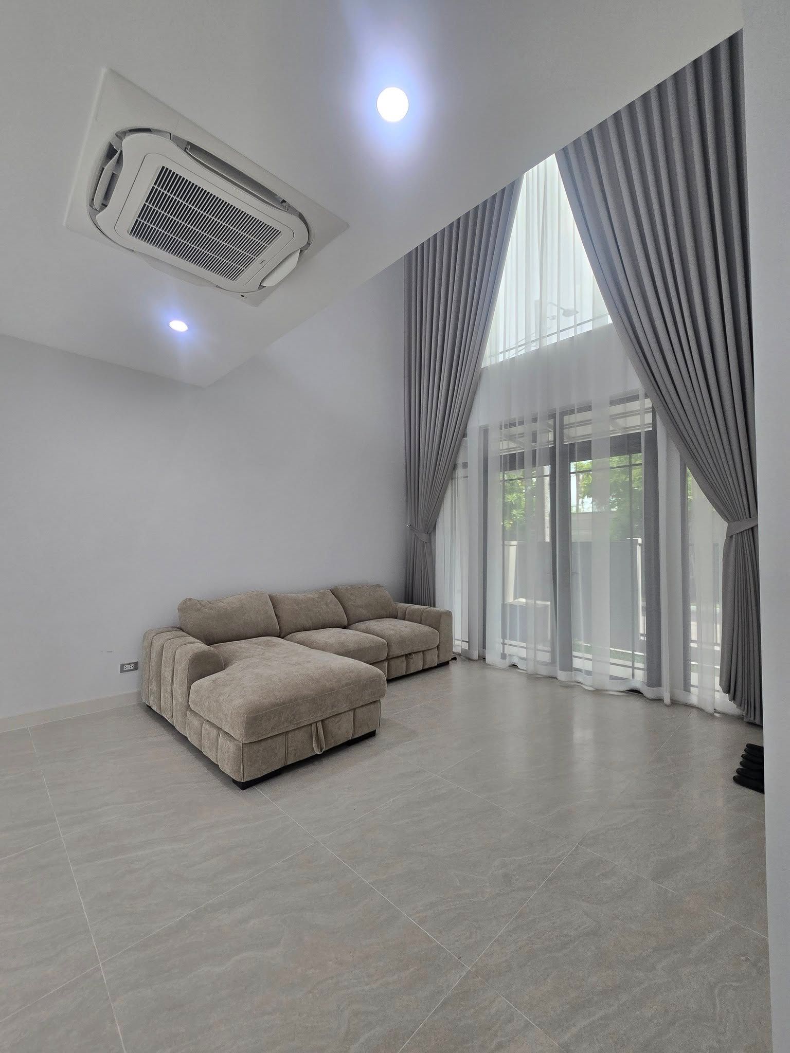 Baan Klang Muang CLASSE Sukhumvit 77 - Image 2