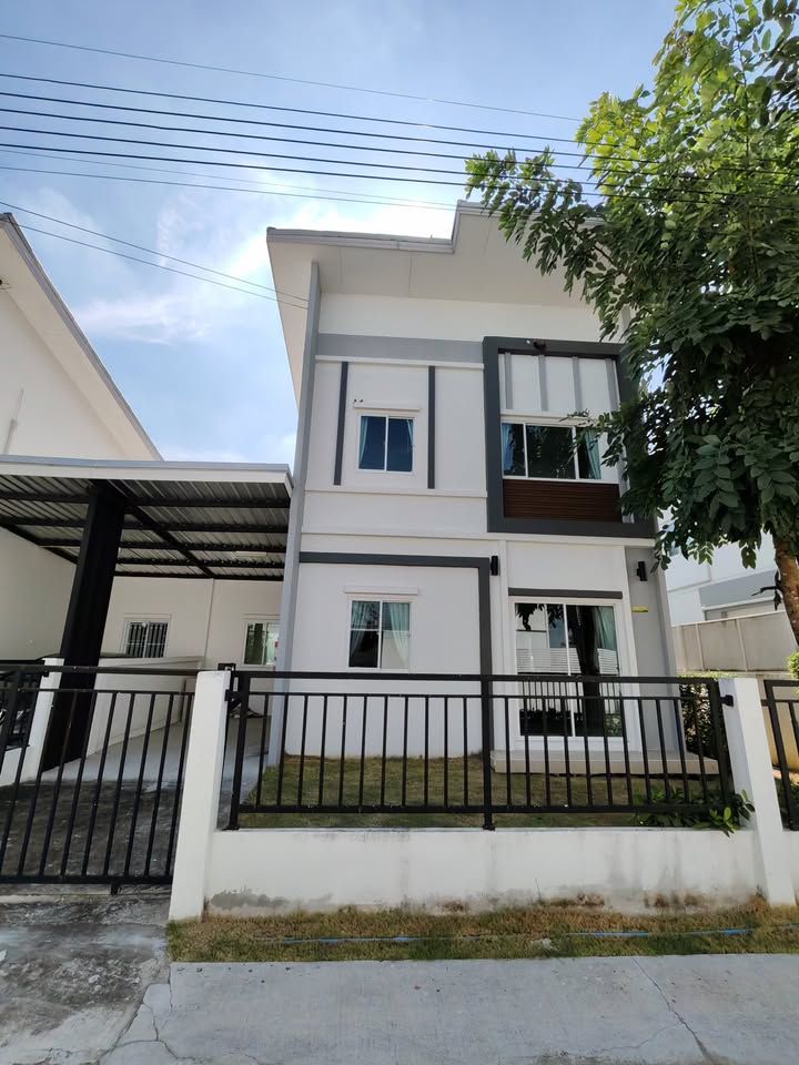 3 Bedroom House For Sale in Phraeksa, Mueang Samut Prakan, Samut Prakan - Image 1