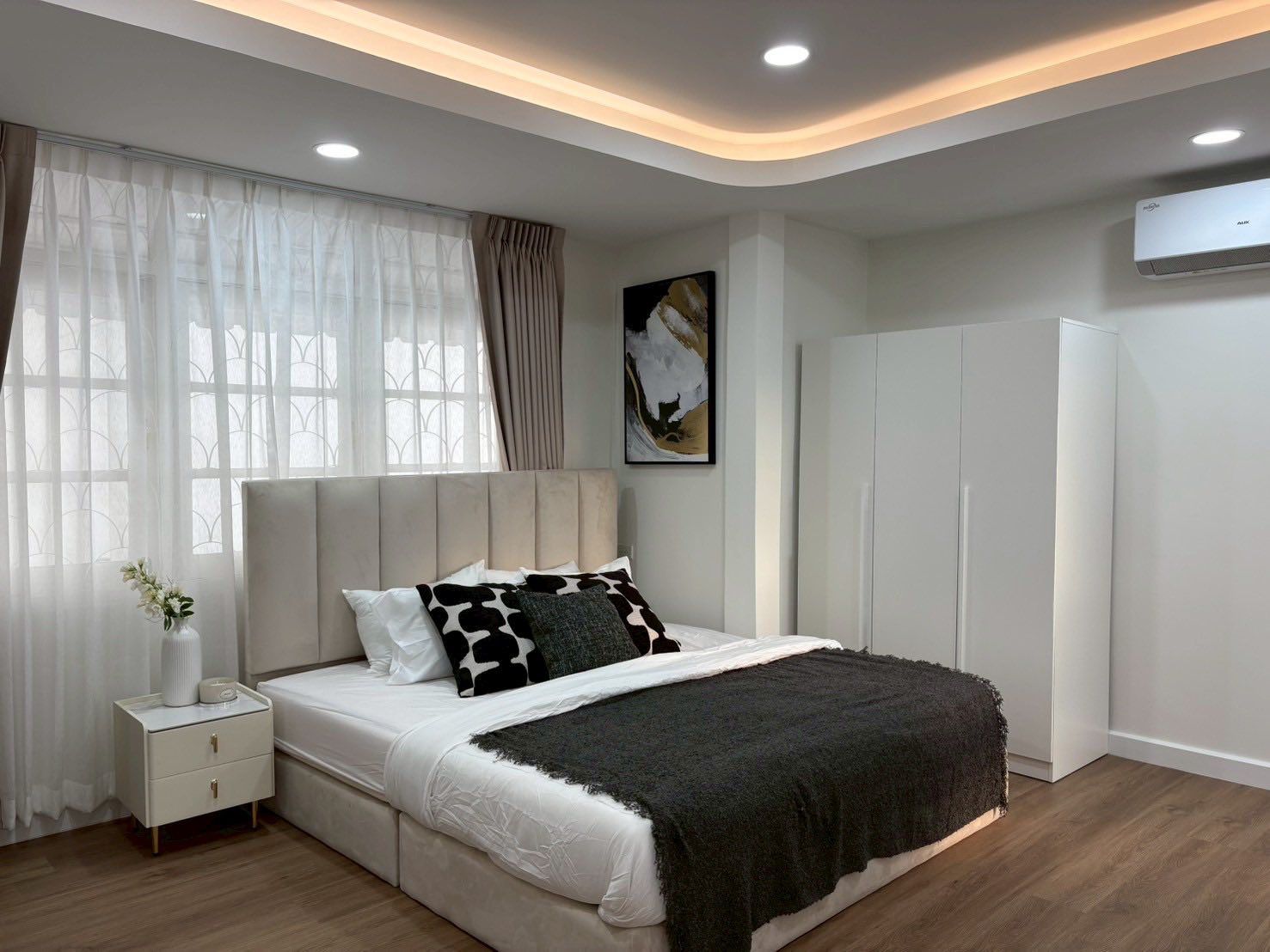 5 卧室 独立房屋 出租 在  - Image 14