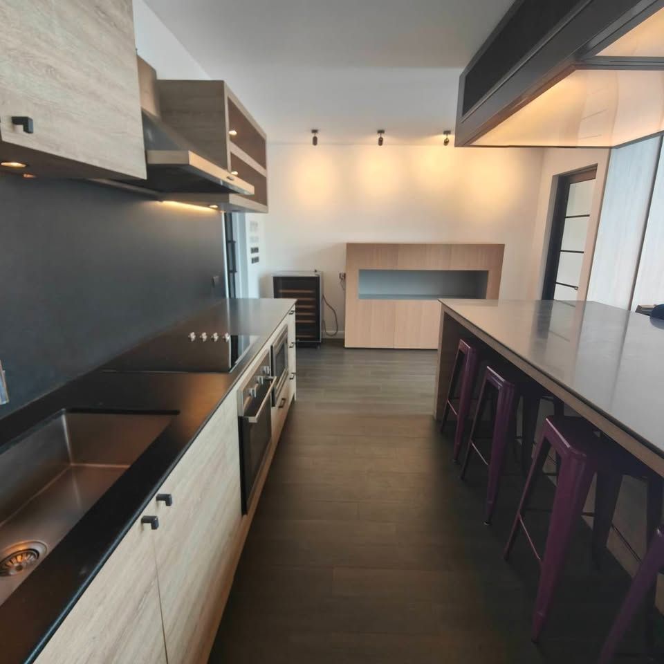 Penthouse Condominium 3 - Image 19