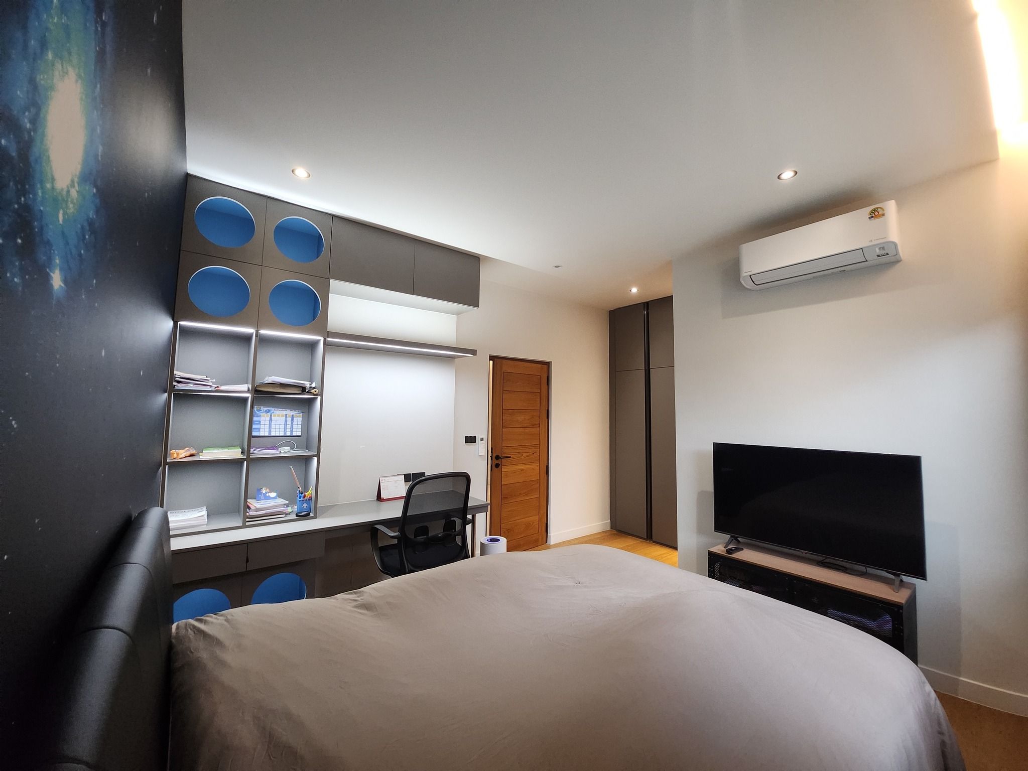 5 卧室 独立房屋 出租 在  - Image 12