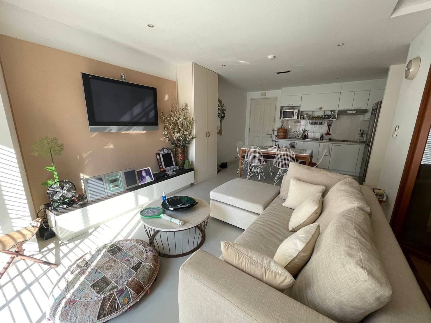 The Clover Thonglor - Image 1