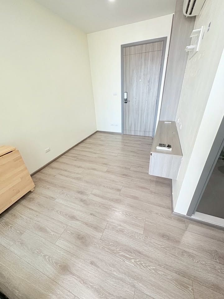 ไนท์บริดจ์ คอลลาจ สุขุมวิท 10 - Image 1