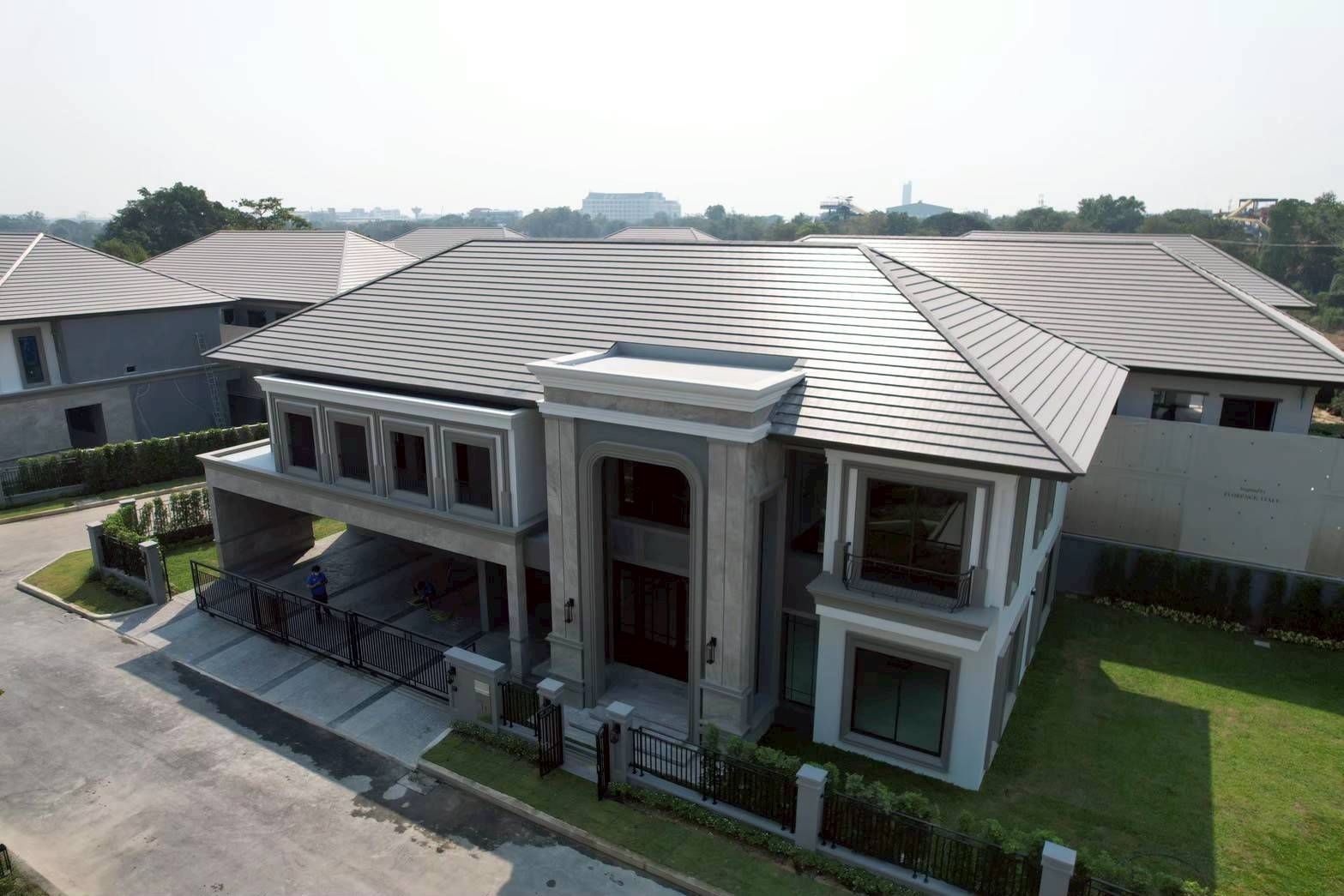 5 卧室 独立房屋 出售 在  - Image 2