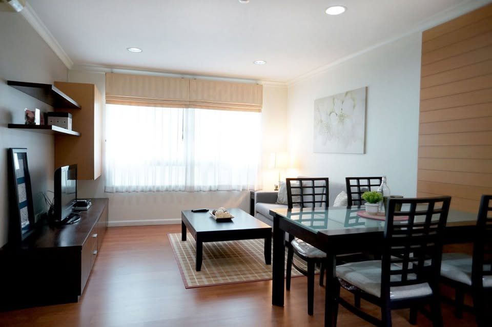 Lumpini Suite Sukhumvit 41 - Image 1