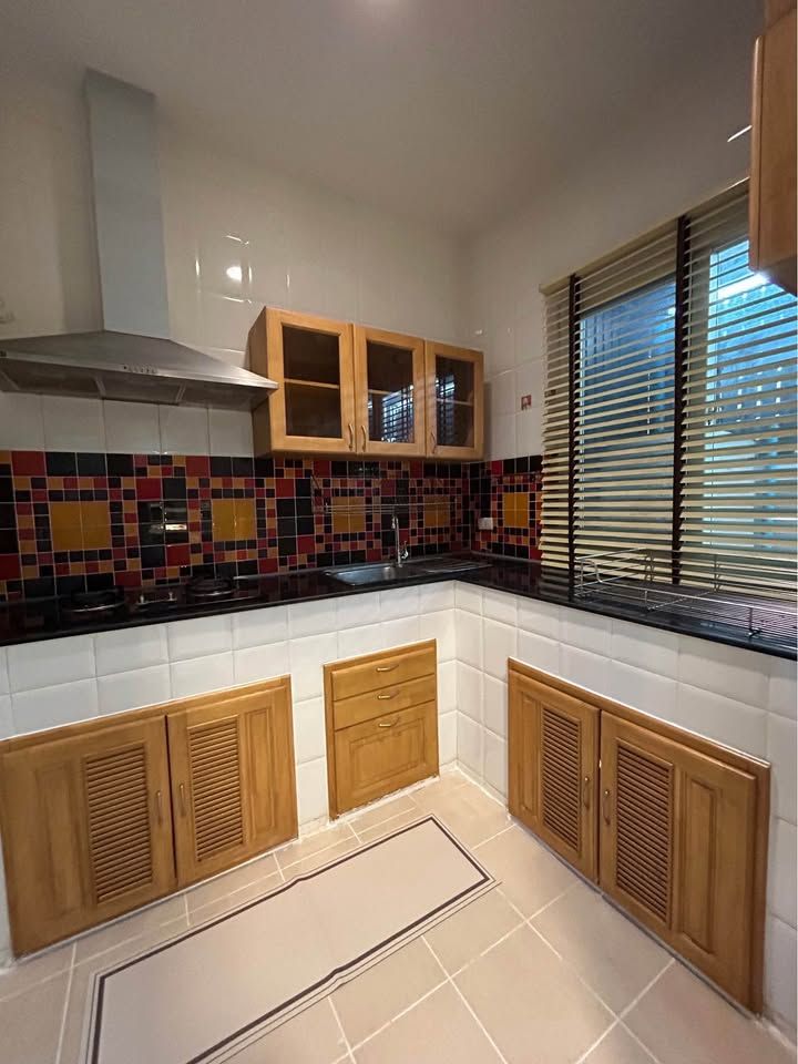 3 卧室 联排别墅 出租 在  - Image 13