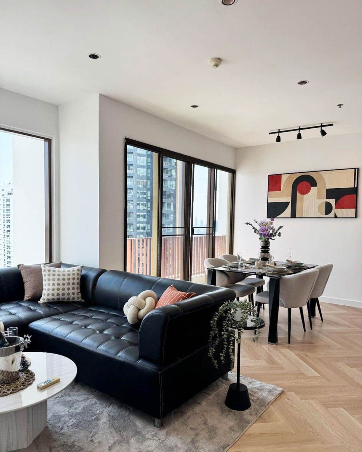 ดิ เอ็มโพริโอ เพลส - Image 2