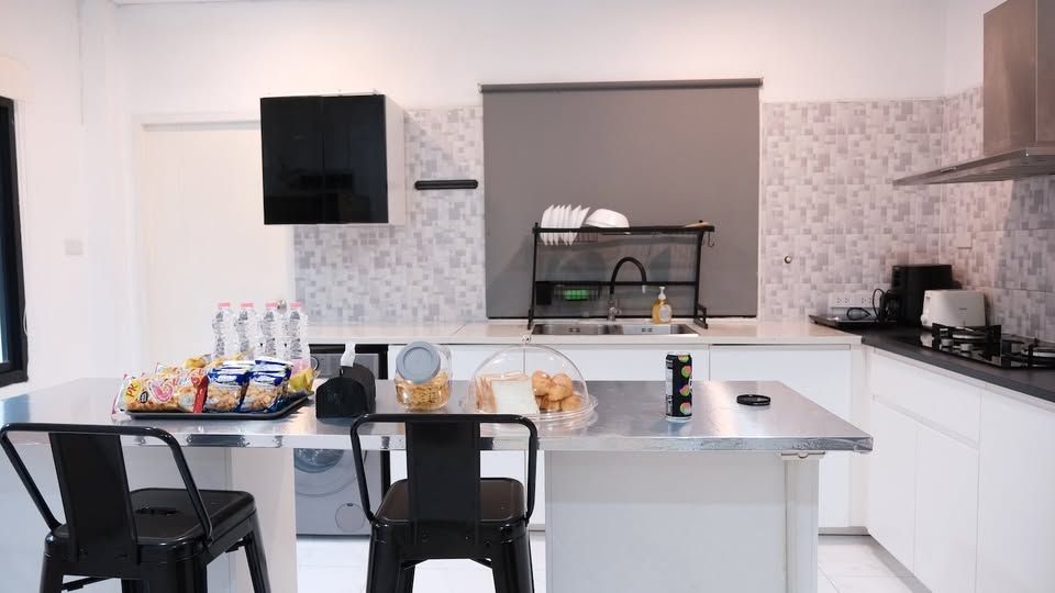 5 Bedroom House For Rent in Bang Na, Bang Na, Bangkok - Image 5