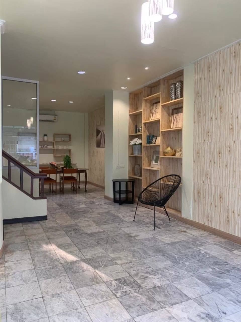 4 Bedroom Townhouse For Rent in Wang Mai, Pathum Wan, Bangkok - Image 5