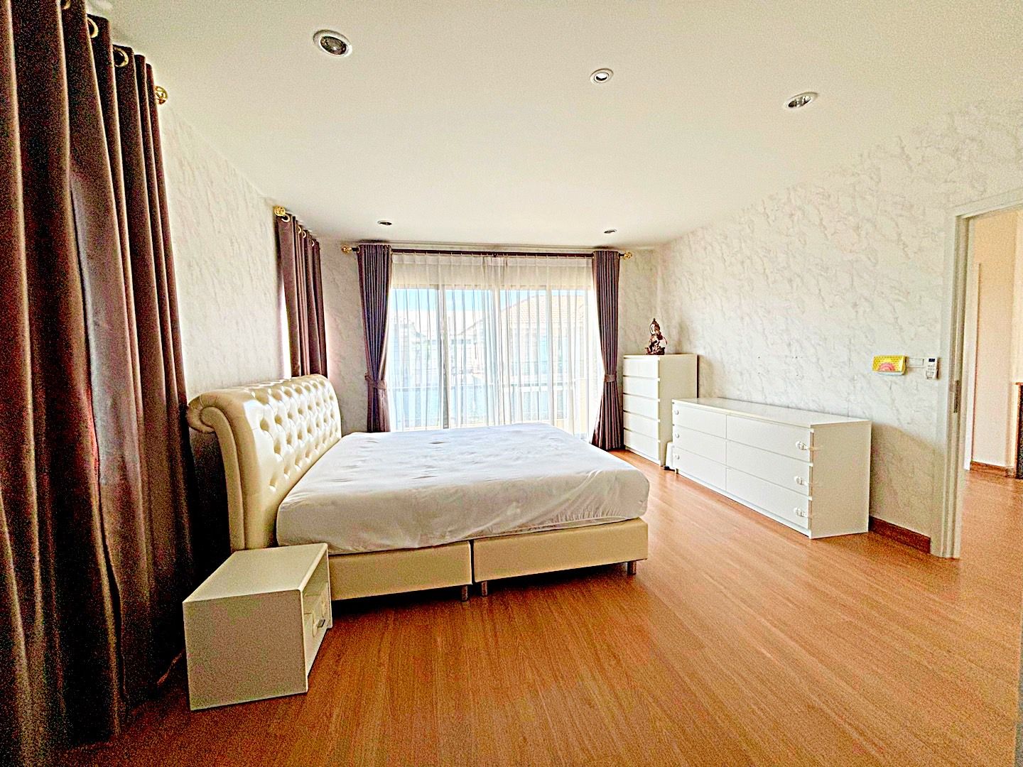 4 卧室 独立房屋 出租 在  - Image 8