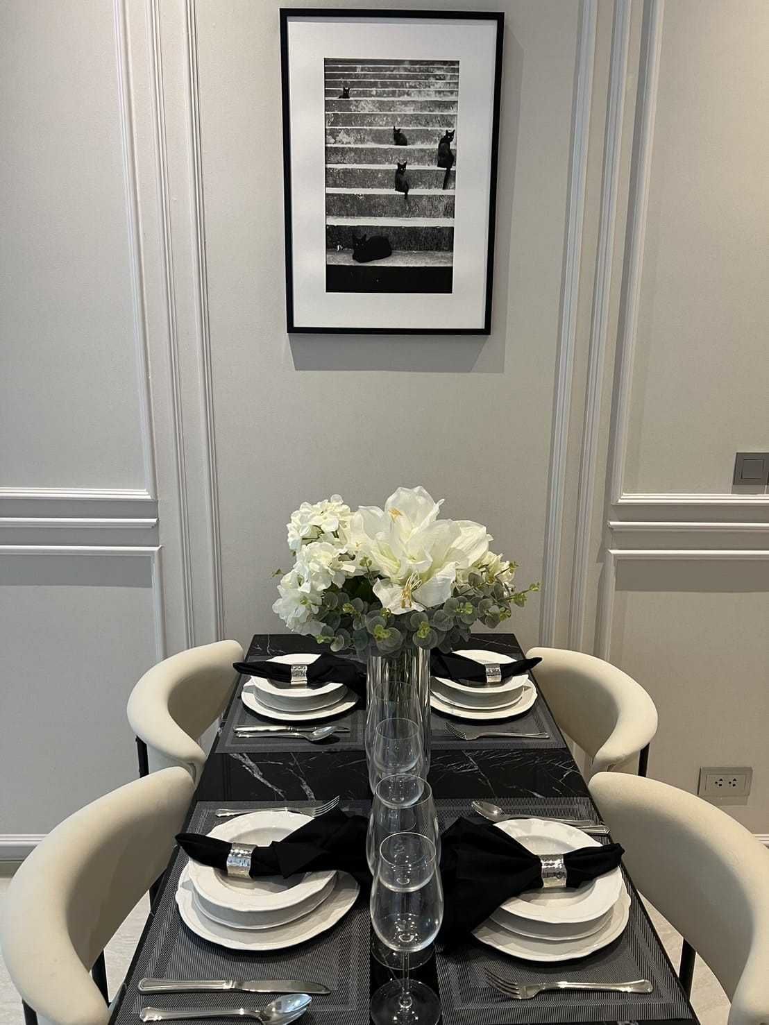 Ashton Silom - Image 10