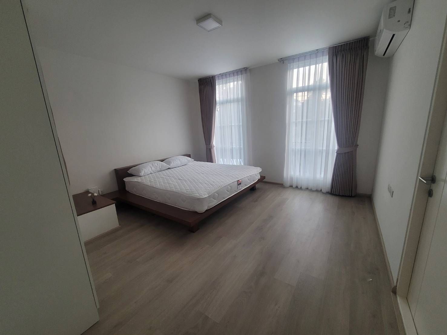 3 卧室 联排别墅 出租 在  - Image 11