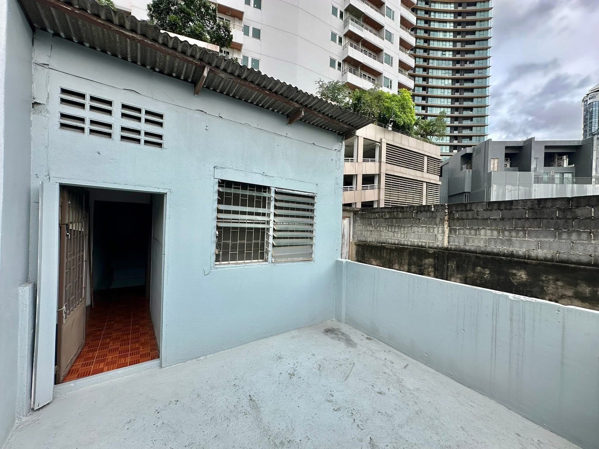 4 卧室 联排别墅 出租 在  - Image 26