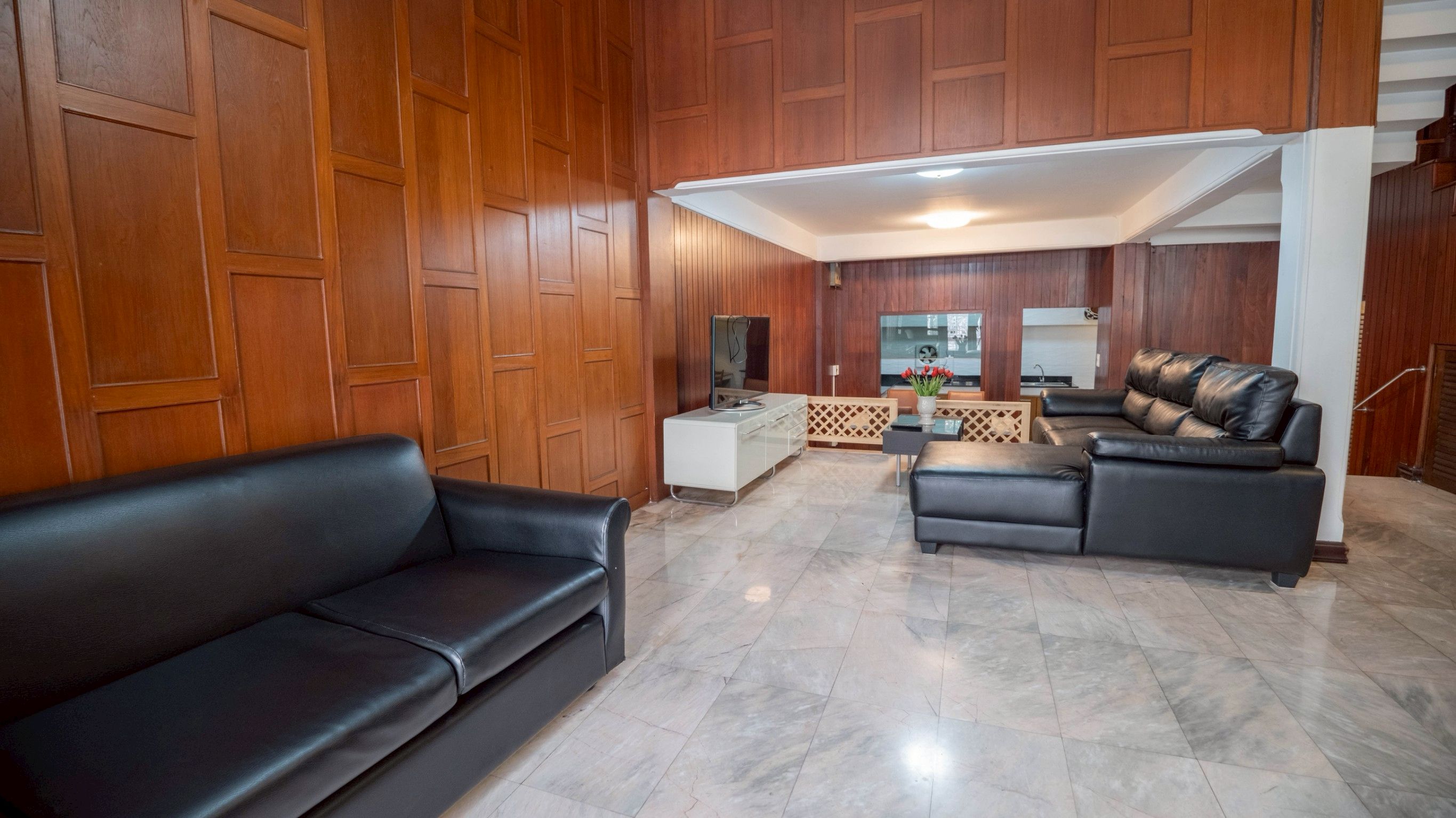 5 卧室 联排别墅 出租 在  - Image 4