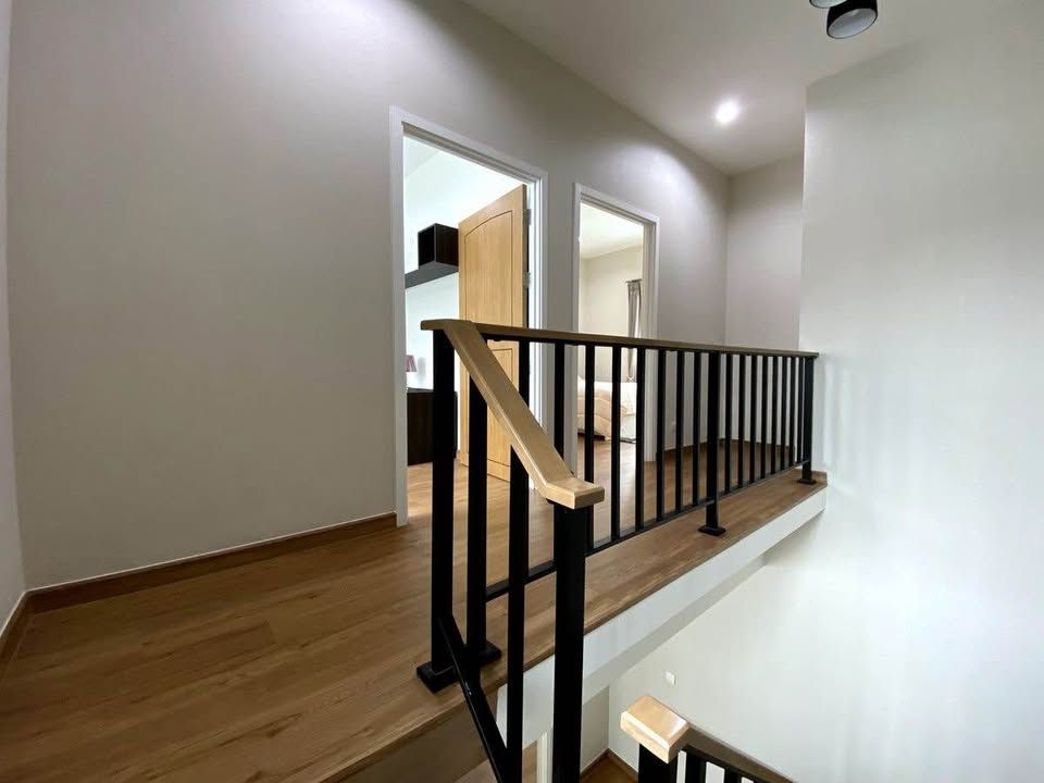 4 卧室 联排别墅 出租 在  - Image 36