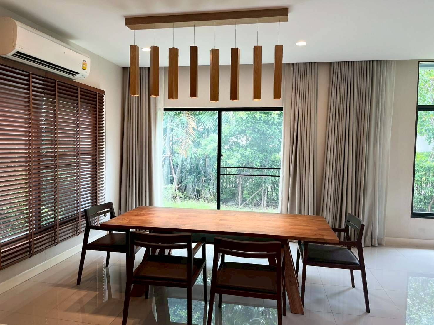 4 卧室 独立房屋 出售 在  - Image 4