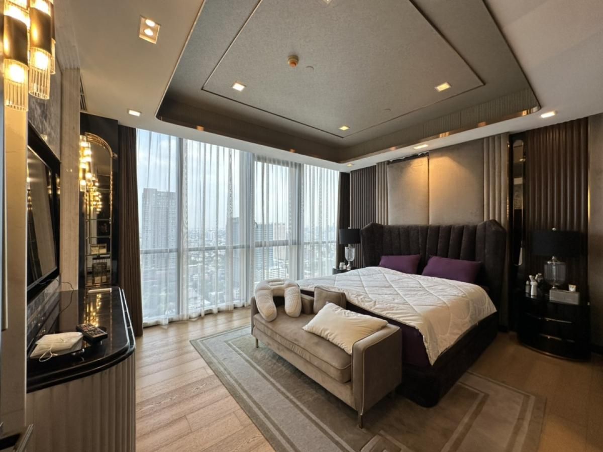 The Monument Thong Lo - Image 13