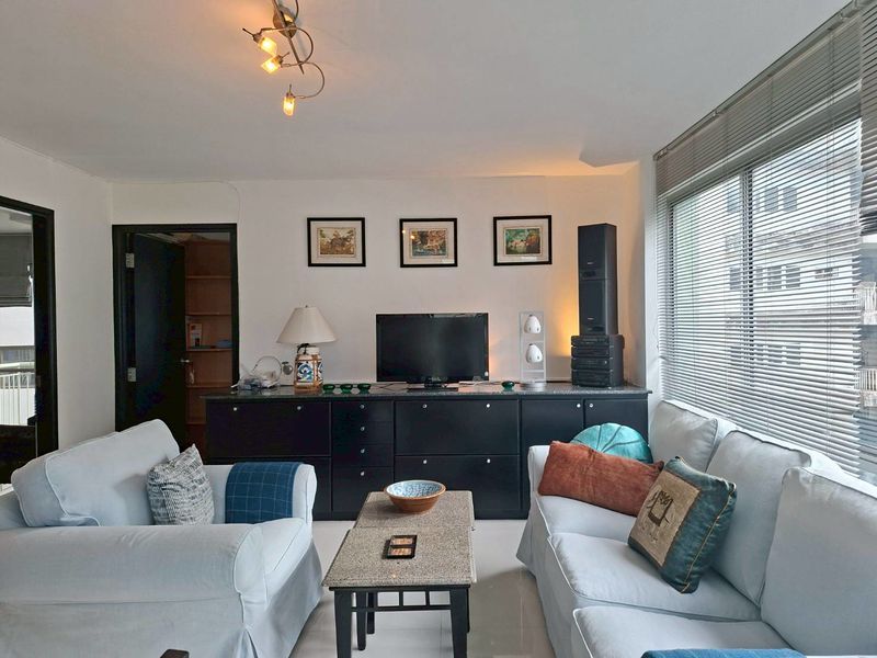 2 卧室 公寓 出售 在  - Image 2