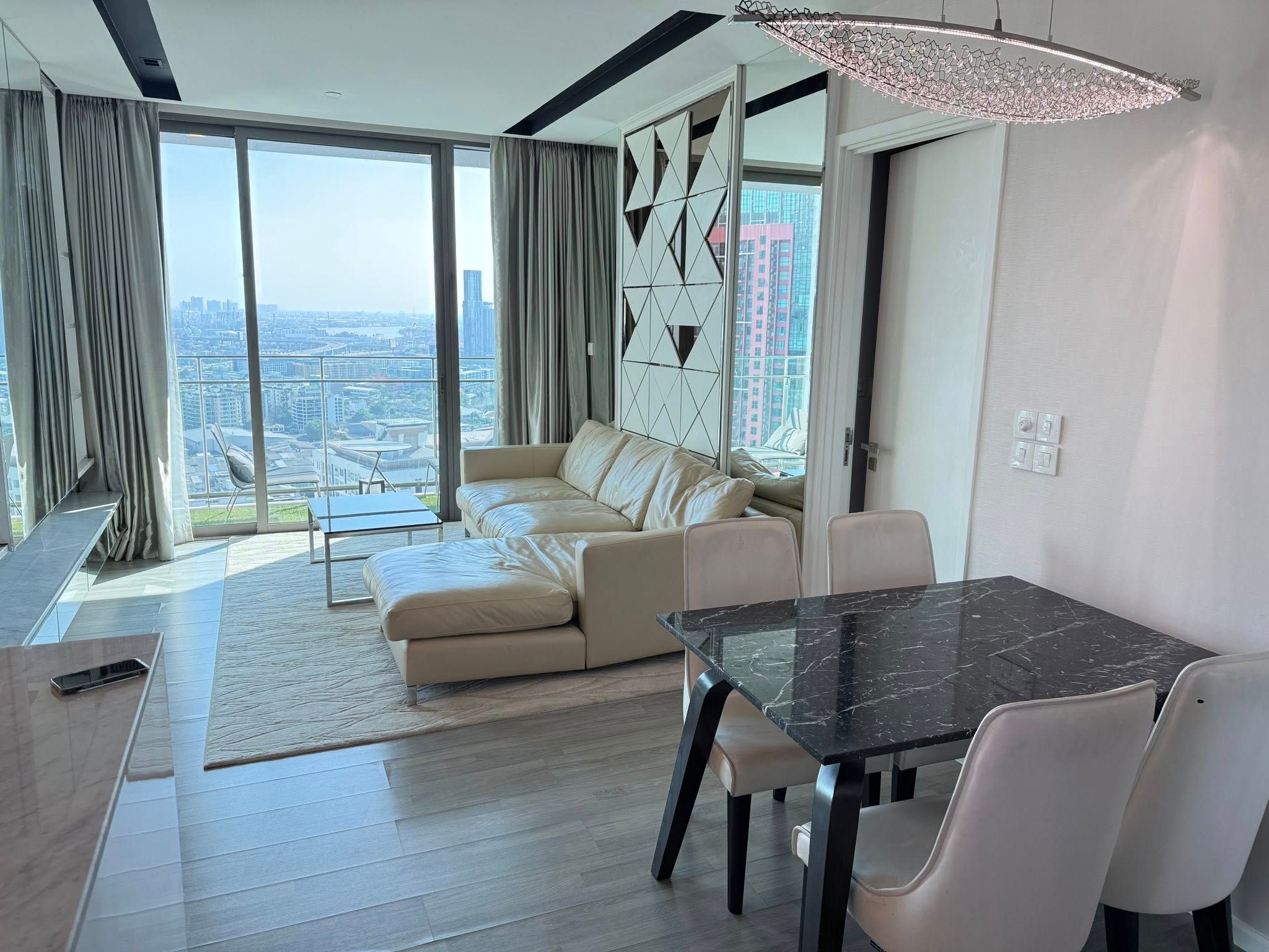 The Room Sukhumvit 69 - Image 1