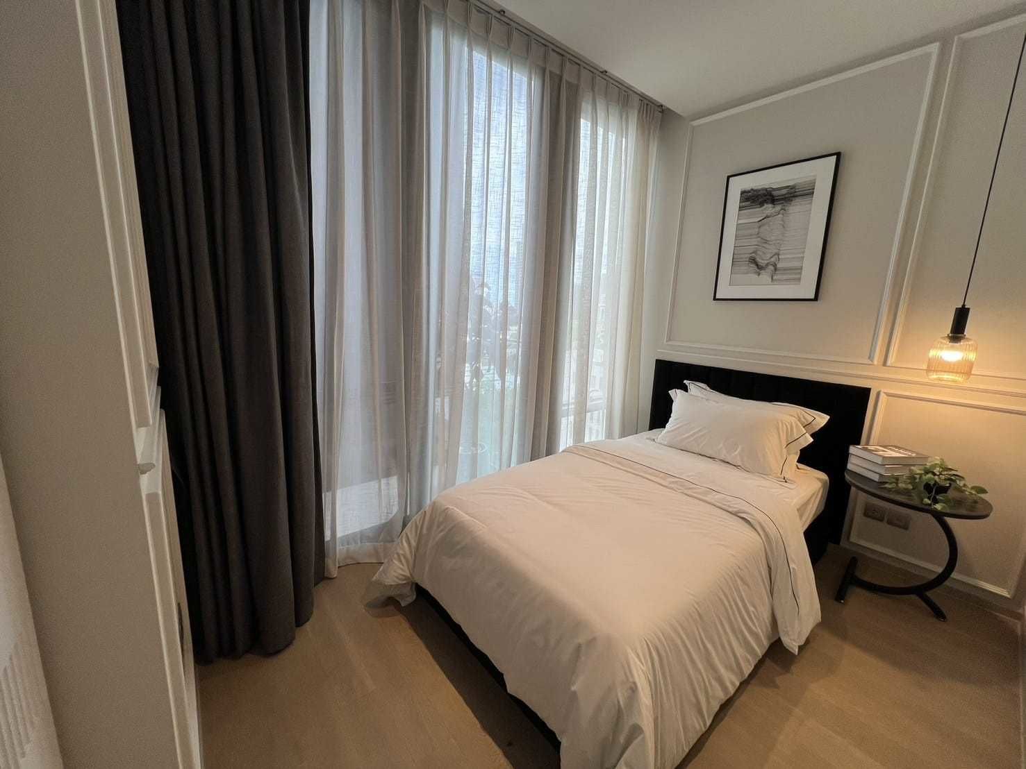 Ashton Silom - Image 9