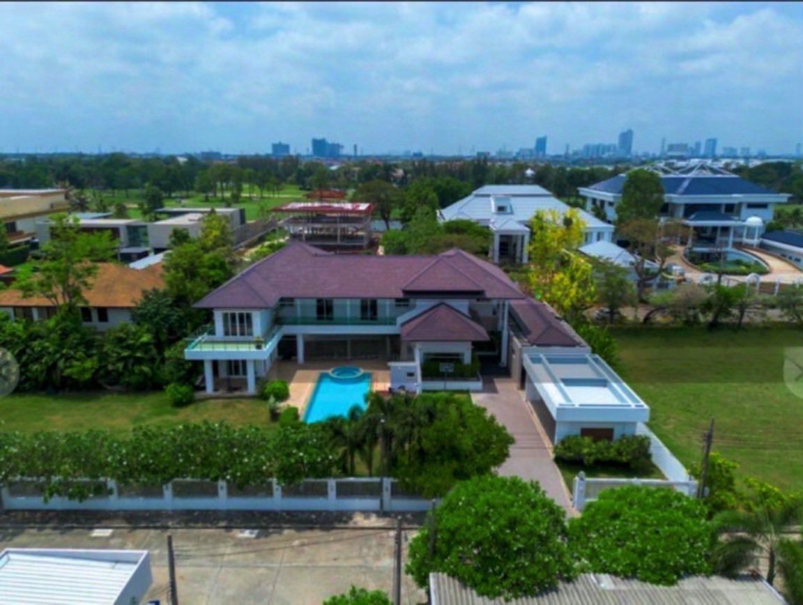 7 卧室 独立房屋 出租 在  - Image 5