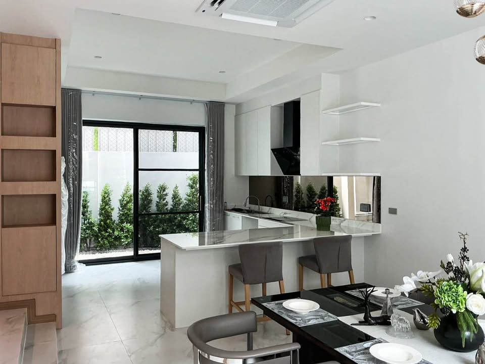 5 ห้องนอน ทาวน์เฮาส์ สำหรับเช่า ใน คลองตันเหนือ, วัฒนา, กรุงเทพมหานคร - Image 4