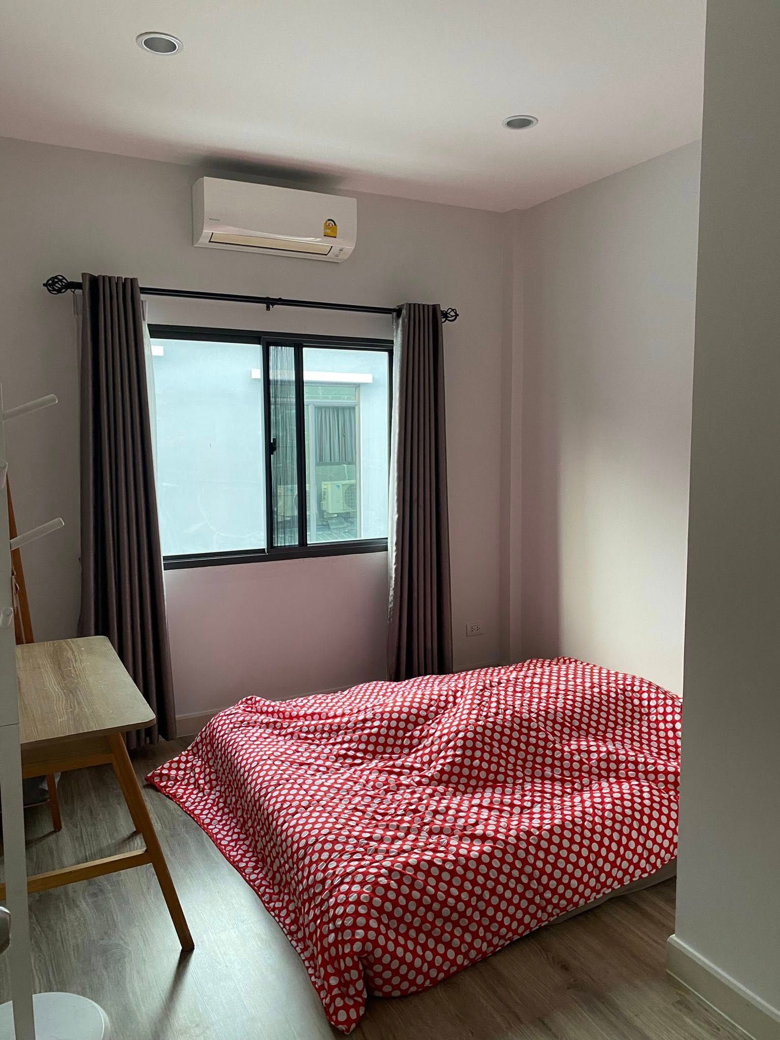 2 卧室 联排别墅 出租 在  - Image 6