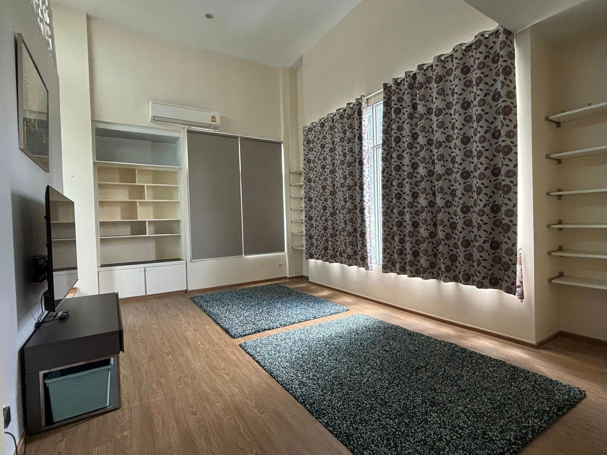 4 卧室 独立房屋 出售 在  - Image 6