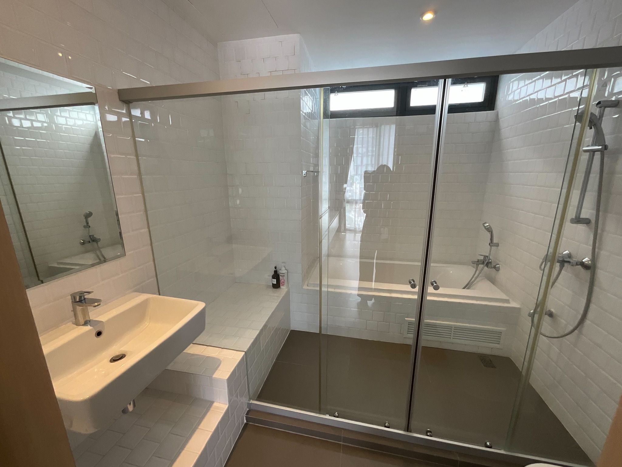 2 卧室 公寓 出租 在  - Image 10