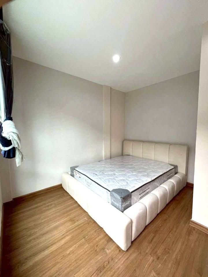 4 卧室 联排别墅 出租 在  - Image 11