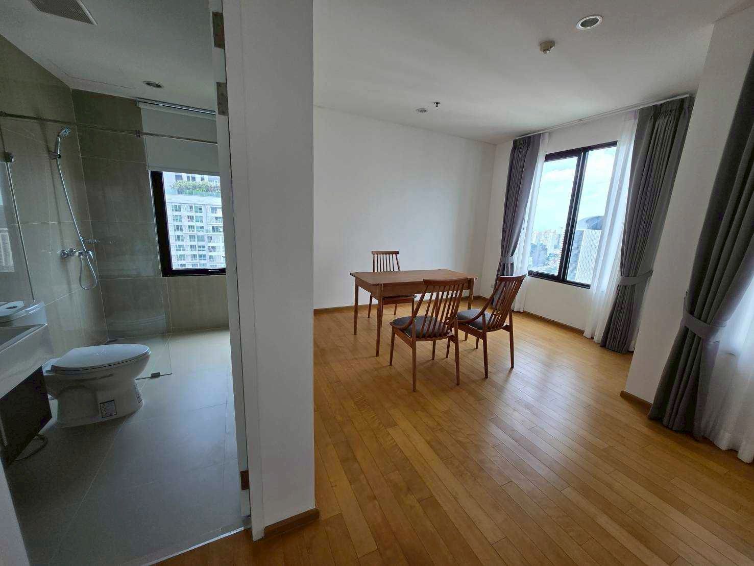 Villa Asoke Condominium - Image 3