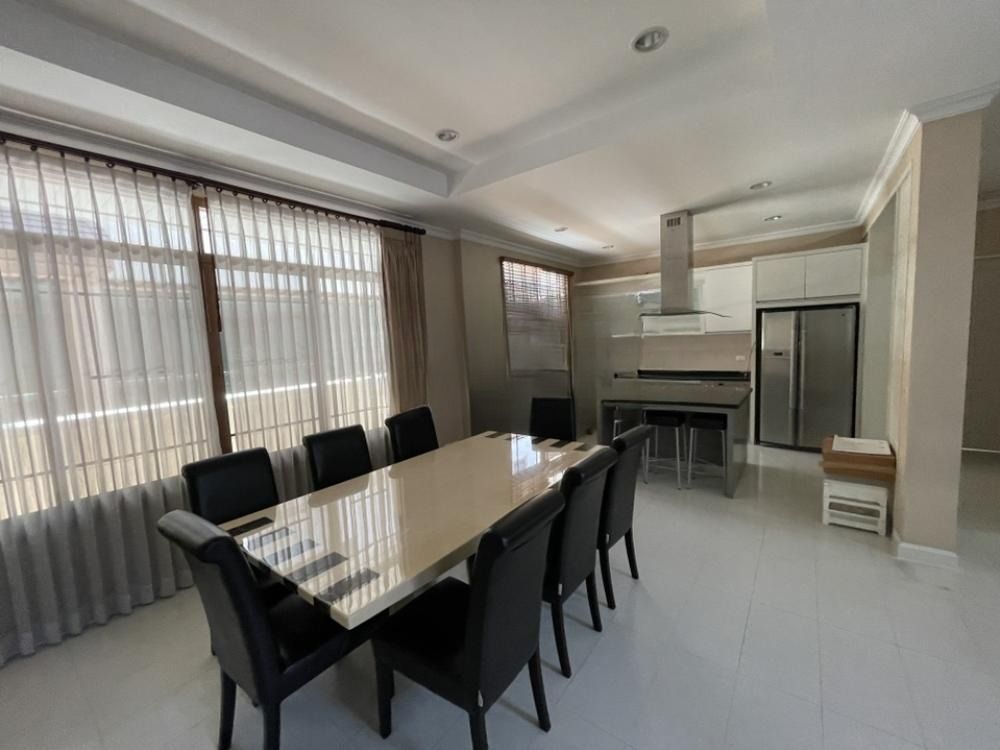 Narasiri Phatthanakan-Srinakarin - Image 2