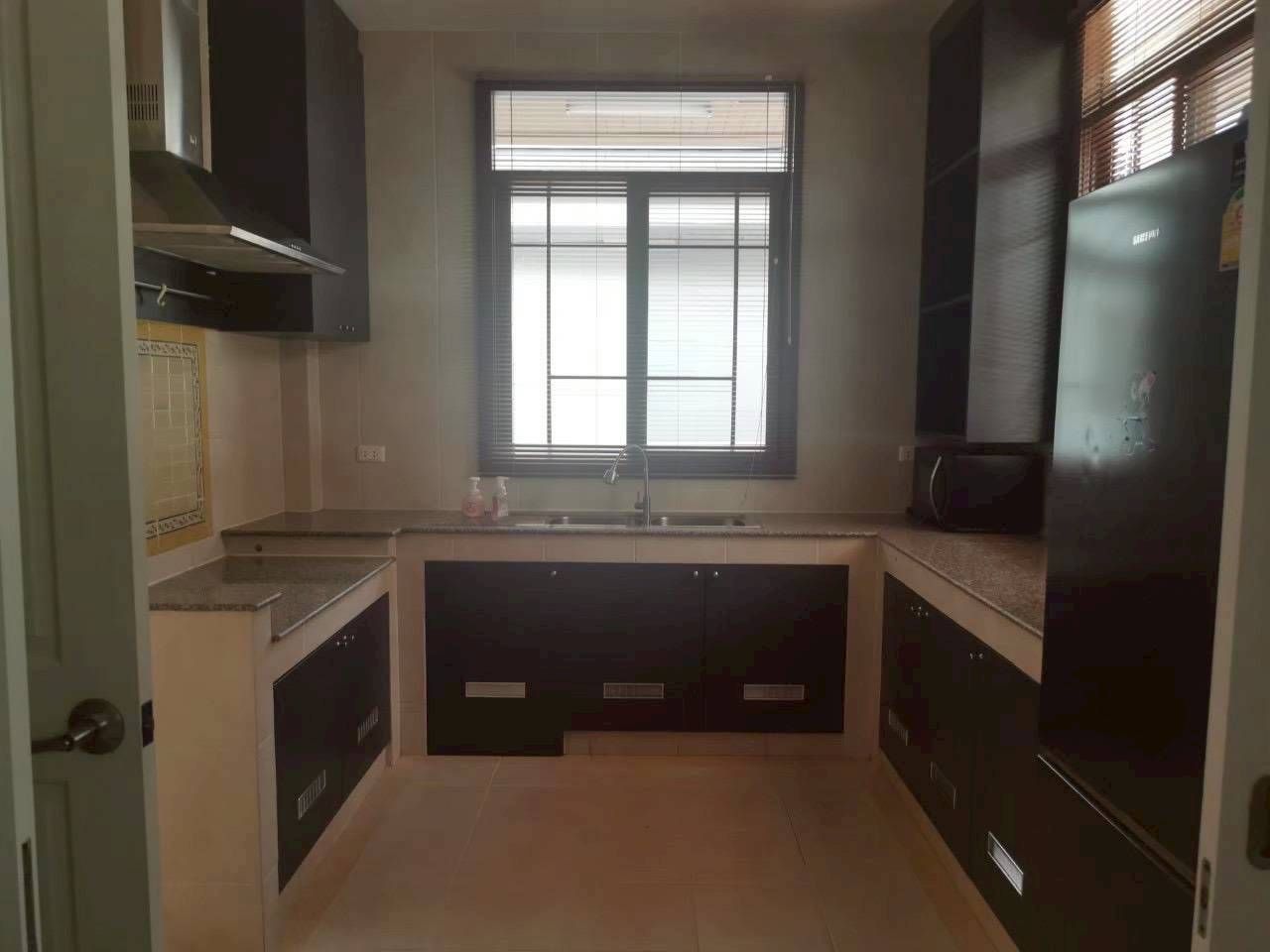 Narasiri Phatthanakan-Srinakarin - Image 15