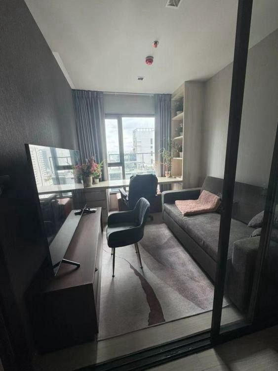 Life Asoke - Rama 9 - Image 1