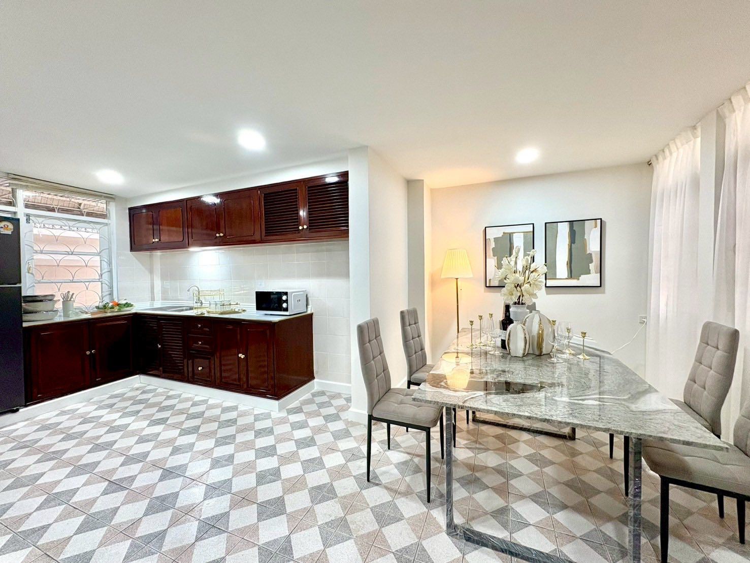 5 卧室 独立房屋 出租 在  - Image 4