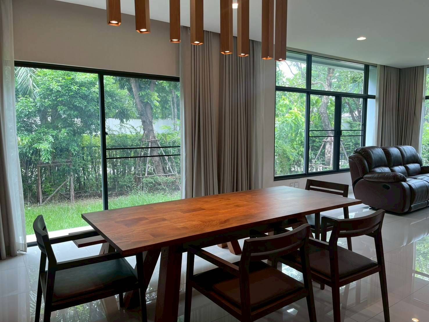 4 卧室 独立房屋 出售 在  - Image 2