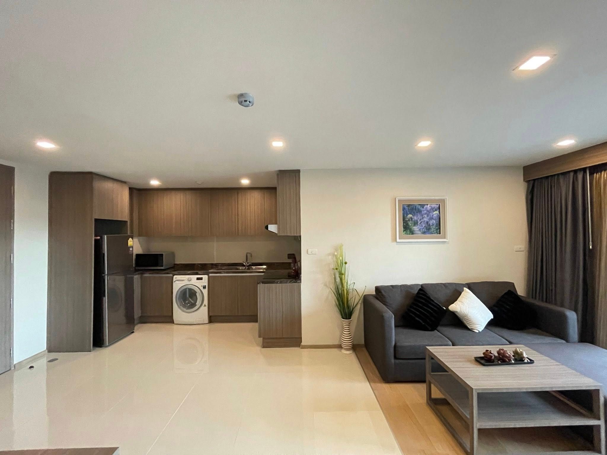 อาร์ท แอท ทองหล่อ 25 - Image 1