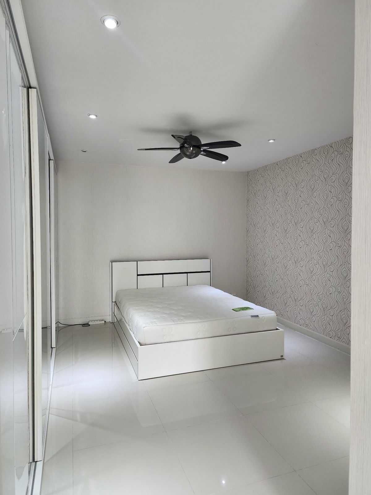 Nouvelle Condominium - Image 4