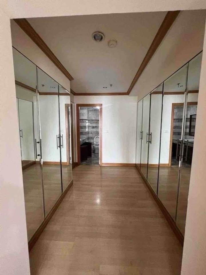 Silom Suite Condominium - Image 14