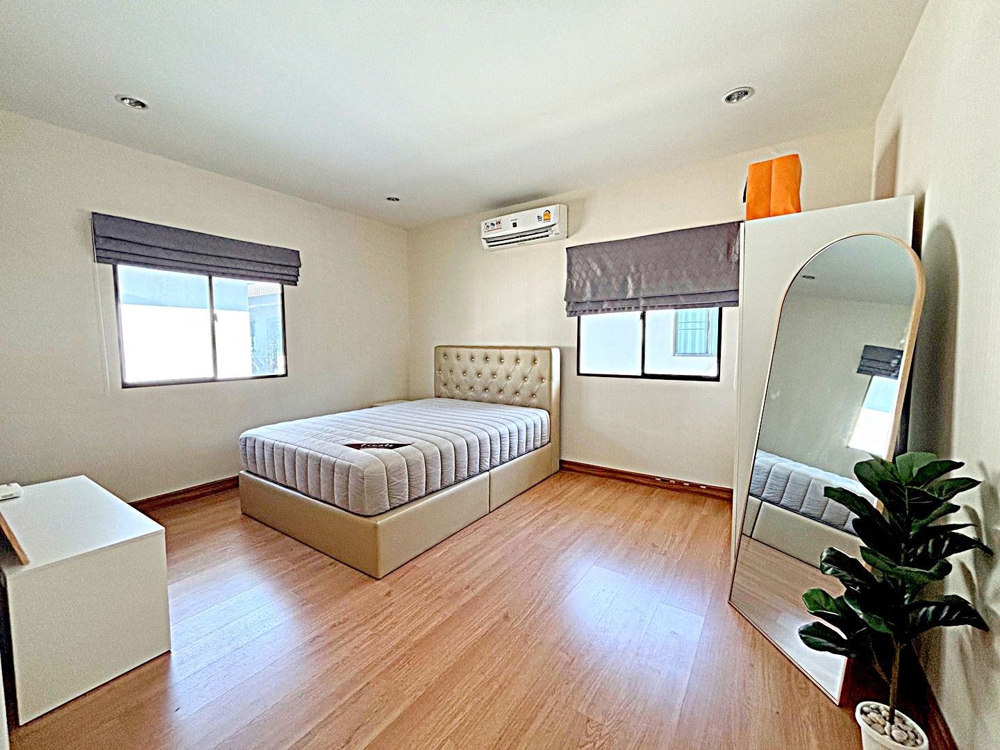 4 卧室 独立房屋 出租 在  - Image 3