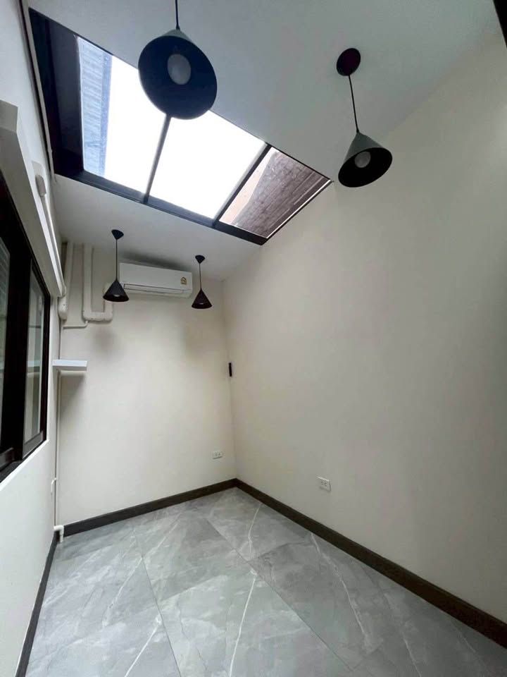 4 卧室 联排别墅 出租 在  - Image 15