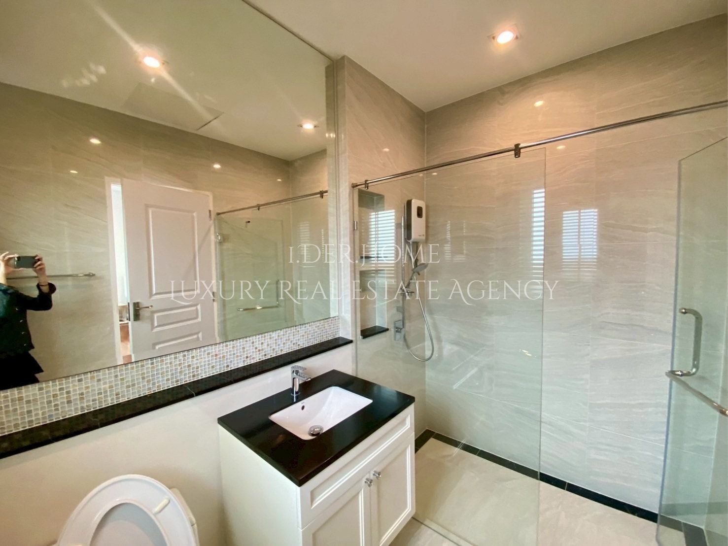 uploads/3efcf3ff-14c0-49cd-a97d-c18a86e0c28f/d22cc3e0-2256-48b9-9dd5-28ceb032fb95