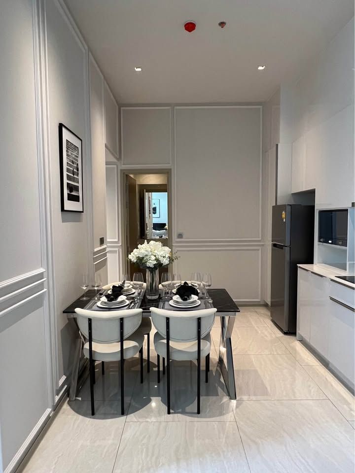 Ashton Silom - Image 3