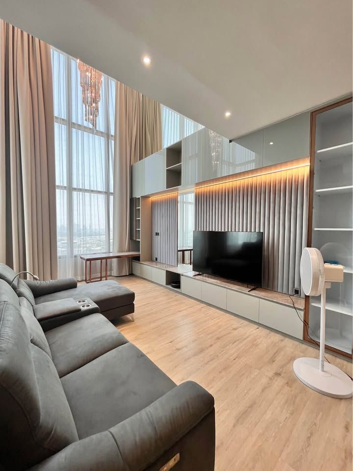 The Emporio Place - Image 1