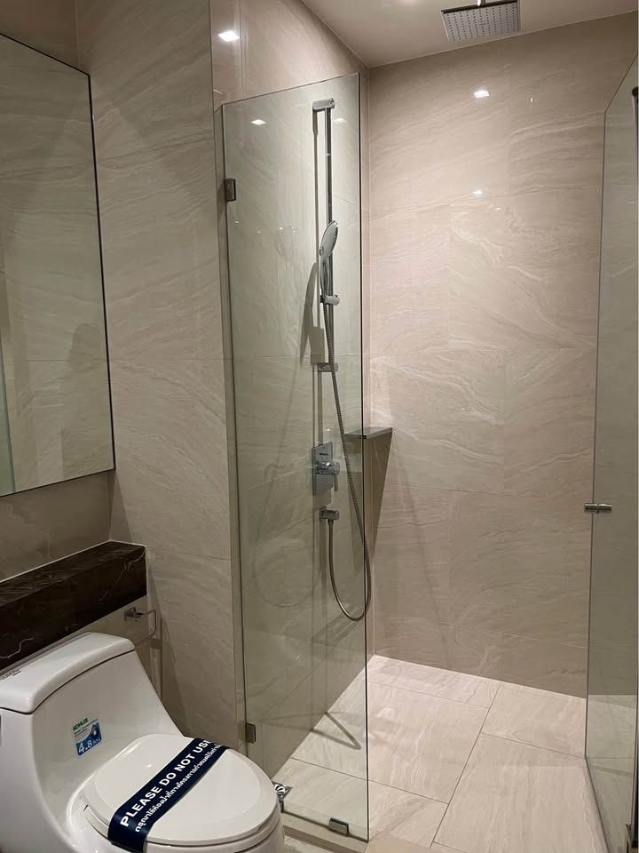 Ashton Silom - Image 12