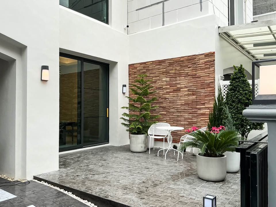 5 ห้องนอน ทาวน์เฮาส์ สำหรับเช่า ใน คลองตันเหนือ, วัฒนา, กรุงเทพมหานคร - Image 2